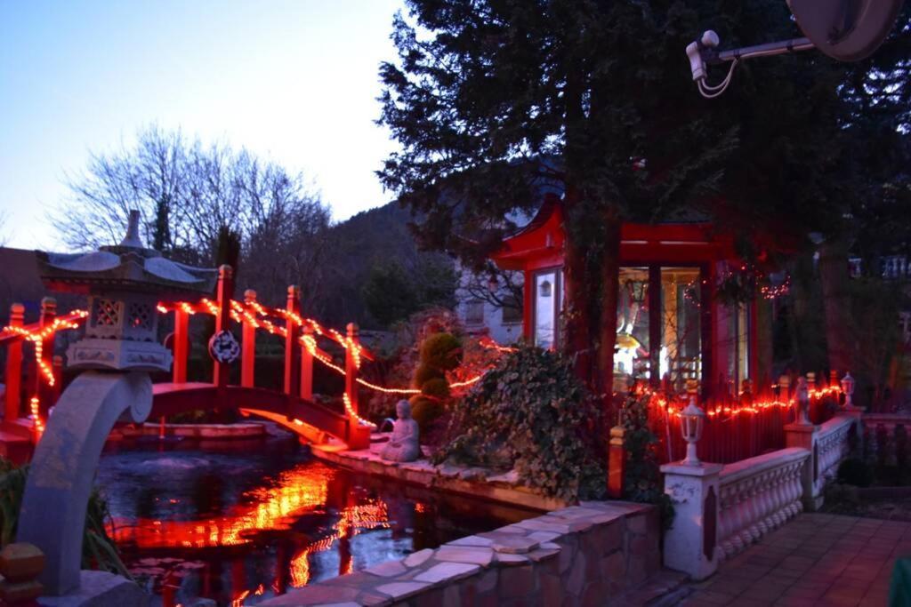Gite Au Printemps Japonais, Petit Train De La Mure, Parc Des Ecrins Pierre-Chatel Exterior photo